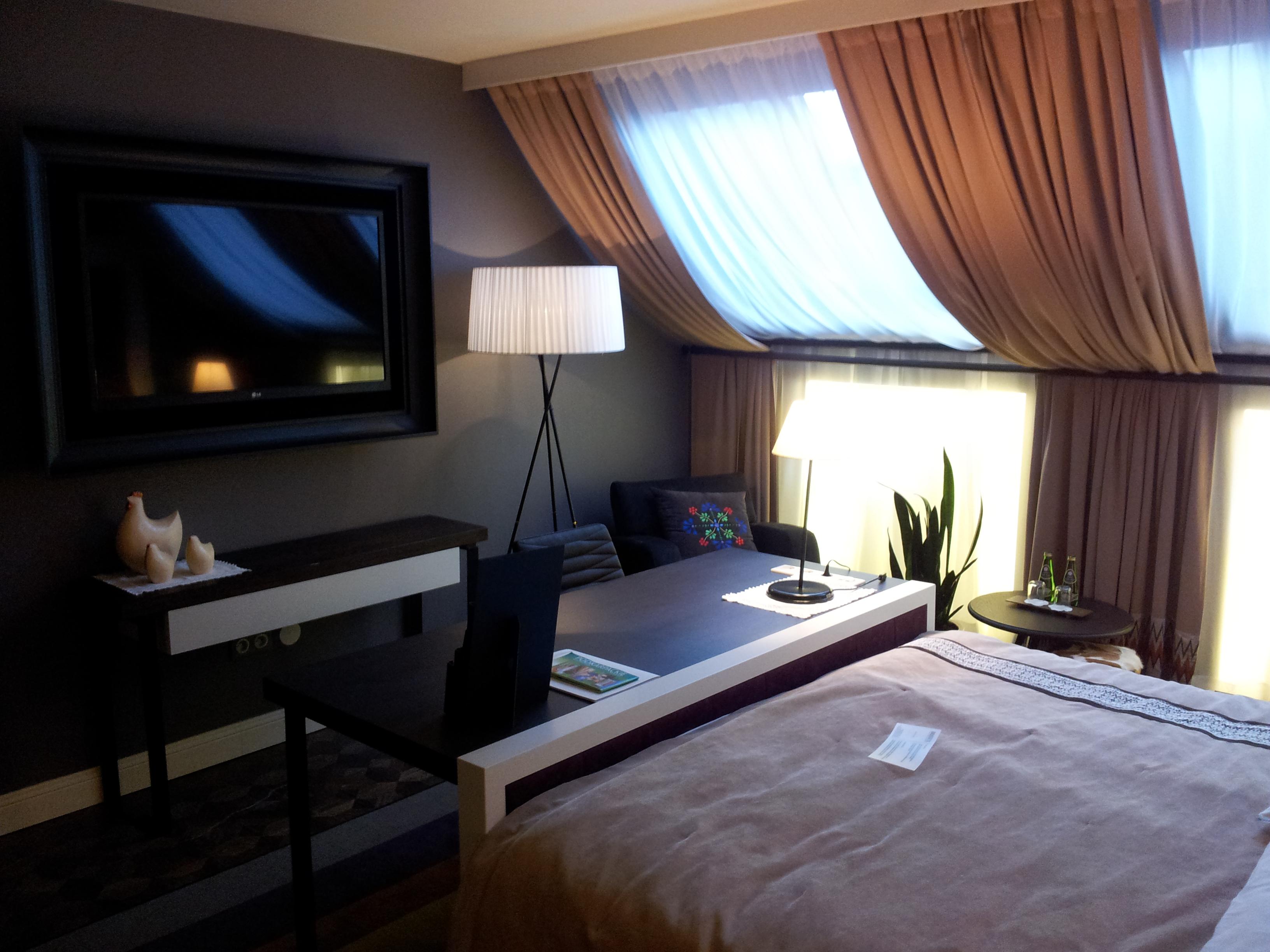 ブリストル トラディッション&ラグジュアリー ホテル ジェシュフ エクステリア 写真 A room at the hotel