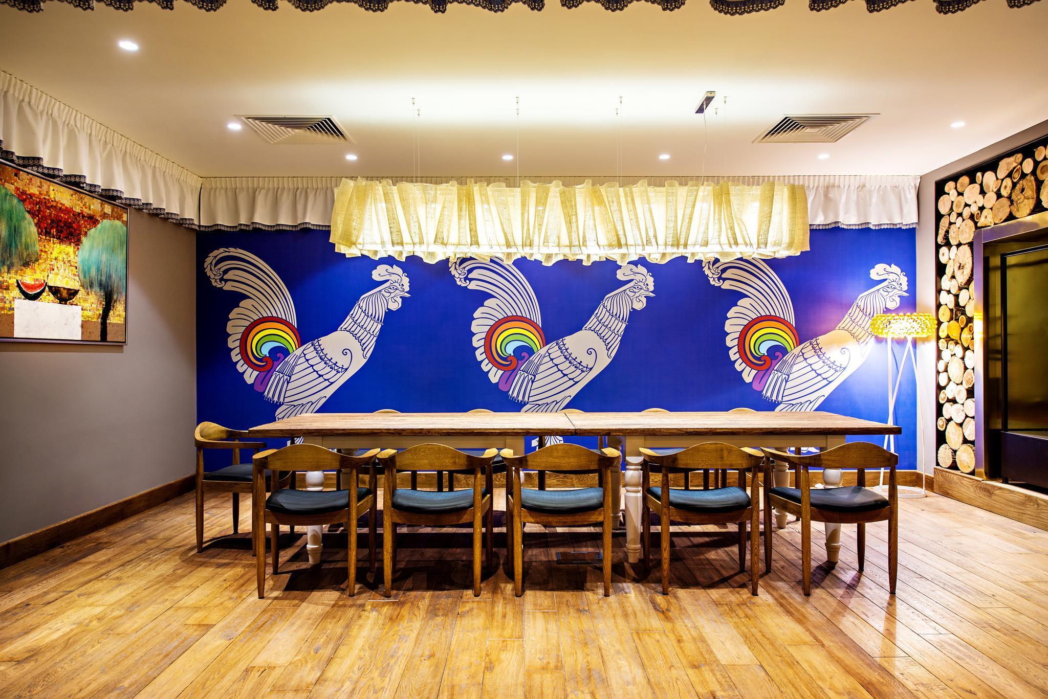 ブリストル トラディッション&ラグジュアリー ホテル ジェシュフ エクステリア 写真 The interior of the restaurant
