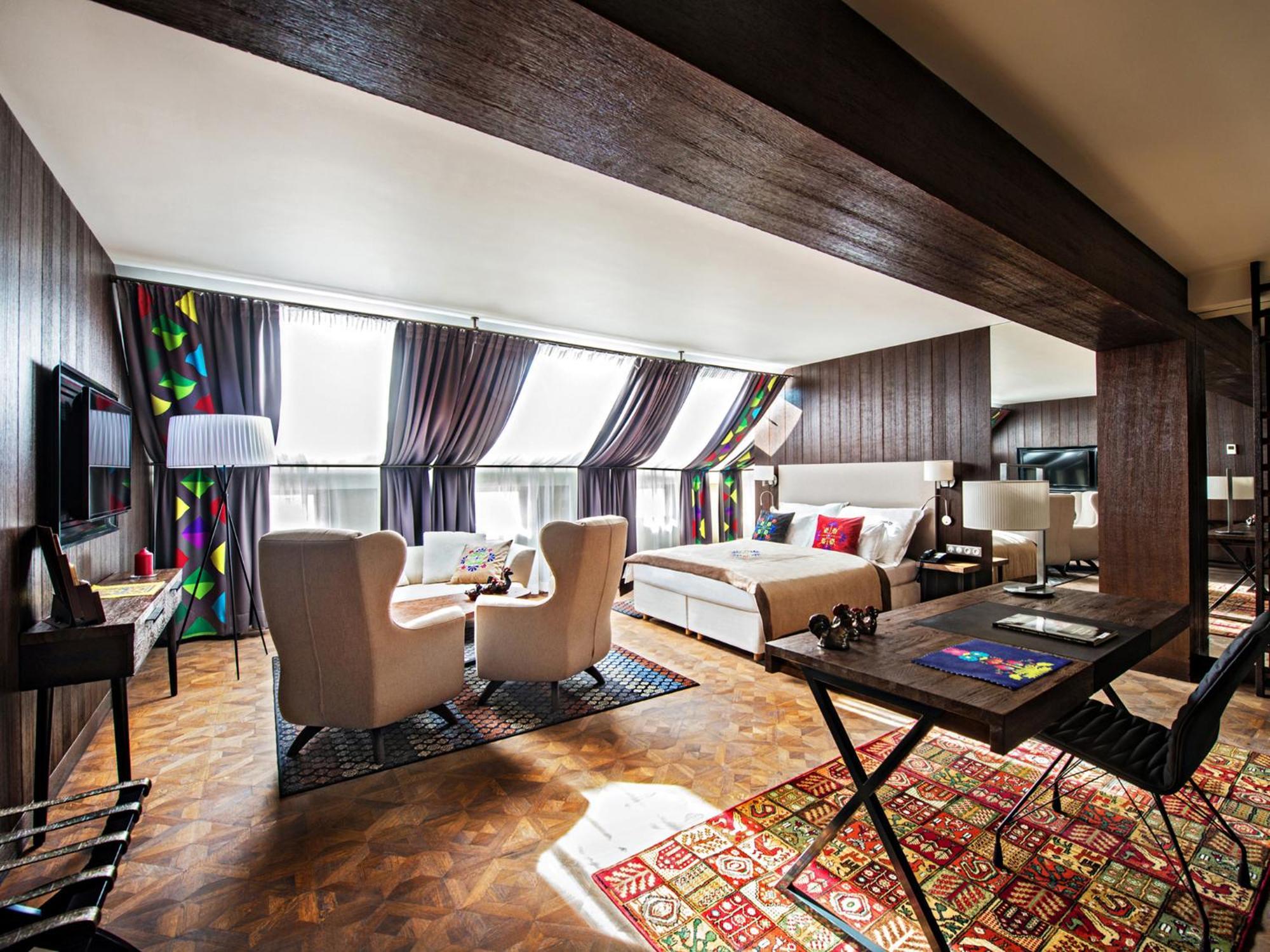 ブリストル トラディッション&ラグジュアリー ホテル ジェシュフ エクステリア 写真 The Penthouse Suite