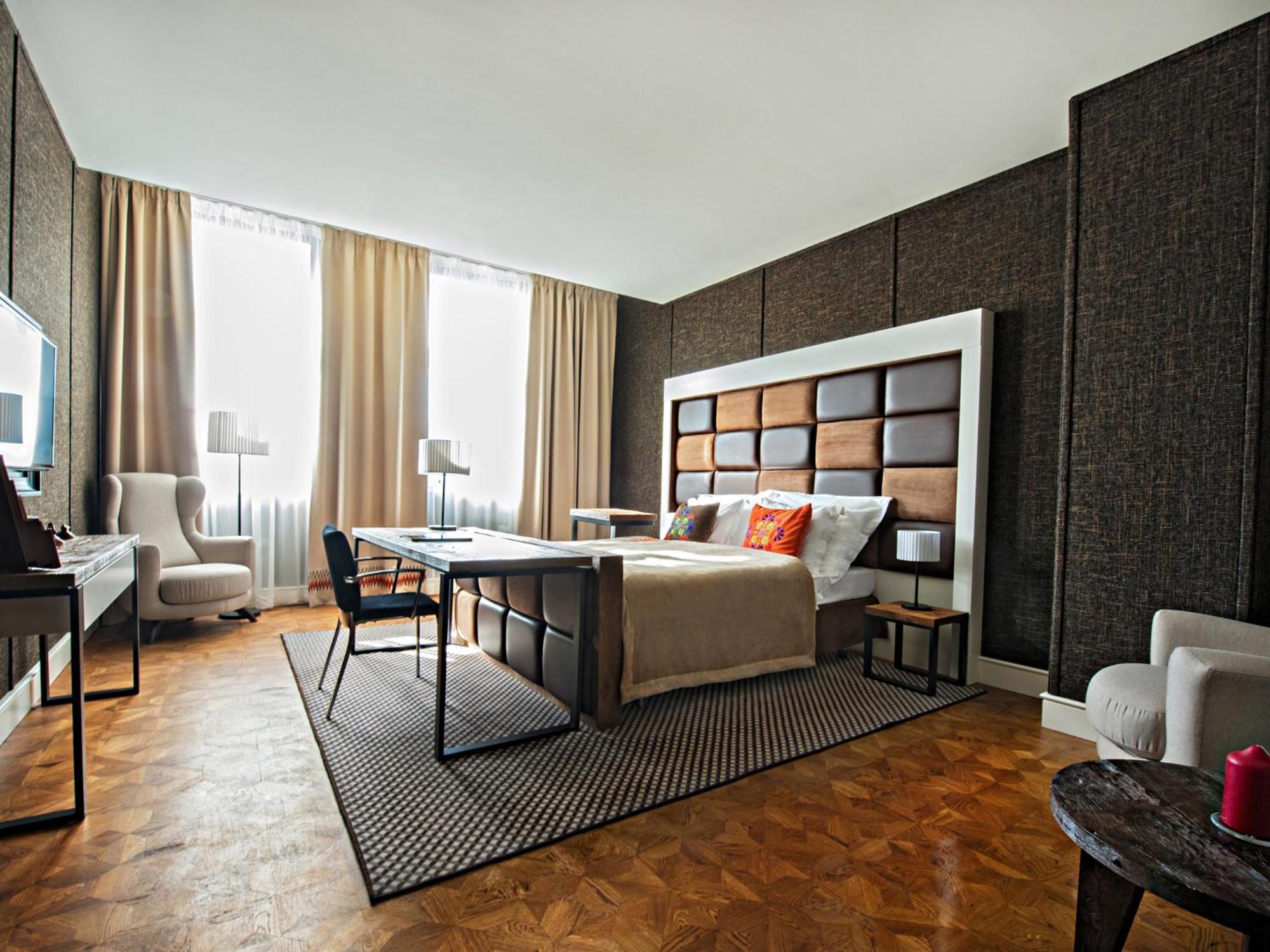 ブリストル トラディッション&ラグジュアリー ホテル ジェシュフ エクステリア 写真 A room at the Mandarin Oriental, Munich